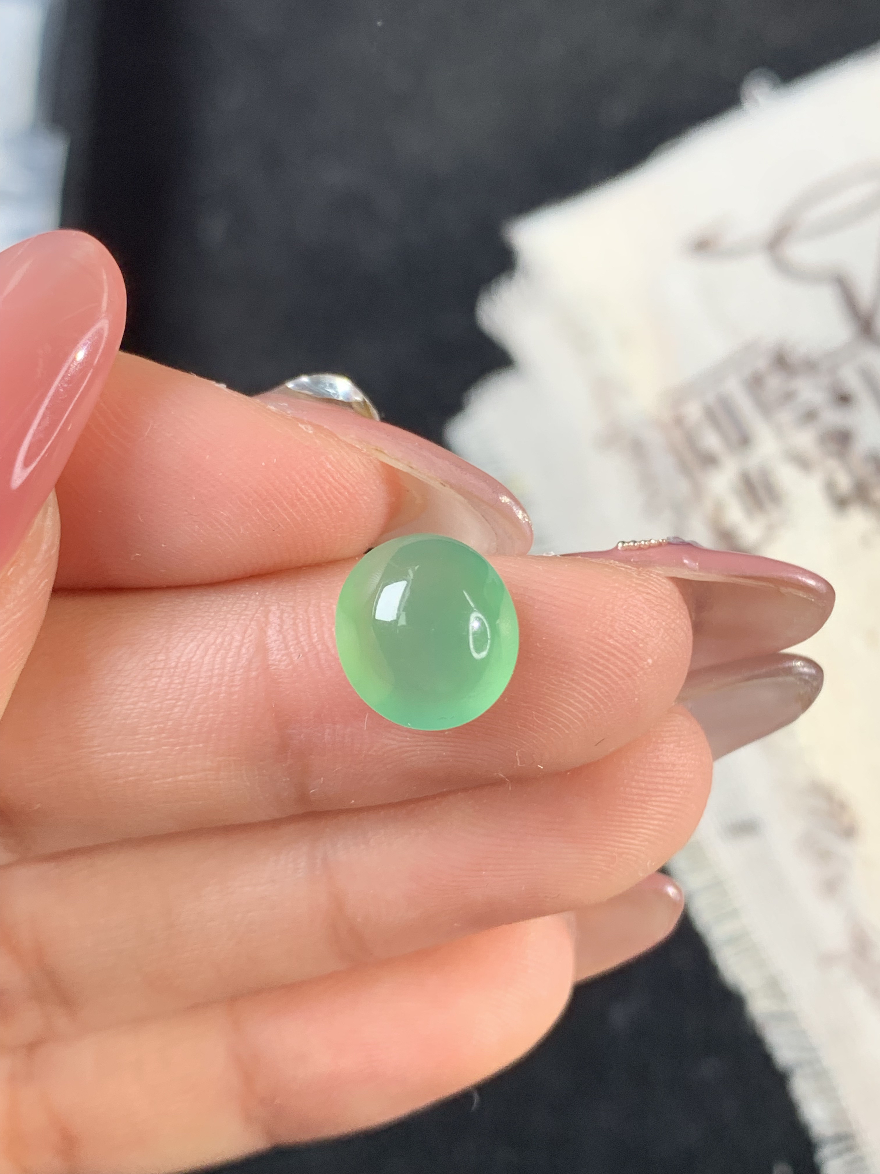 天然缅甸翡翠A货甜绿蛋面