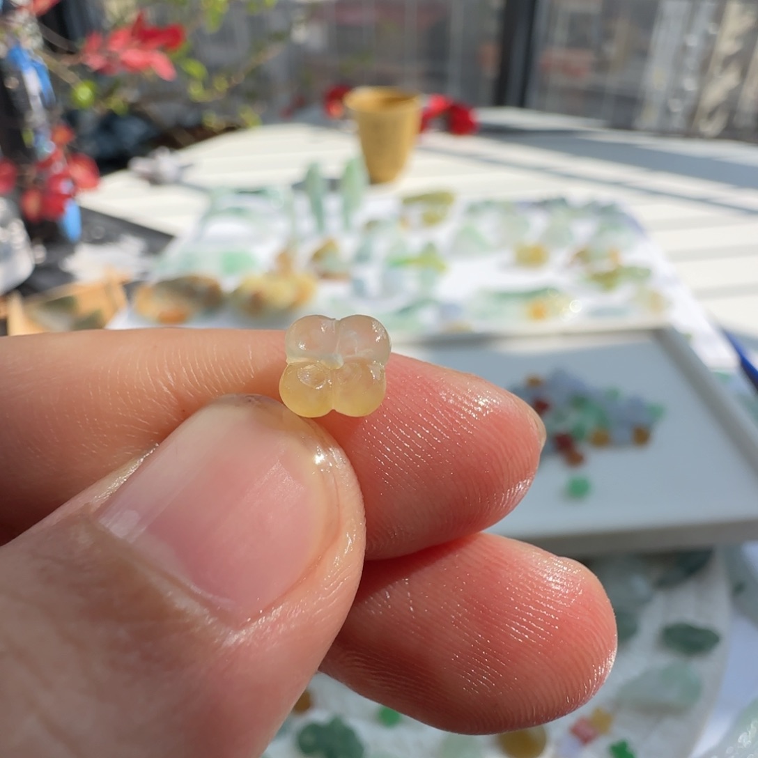 定制翡翠未镶嵌哇*哒定制翡翠毛货不退不换