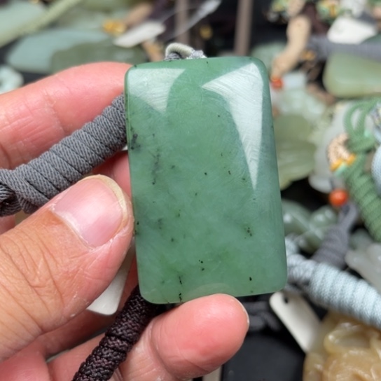 和田玉吊坠未镶嵌