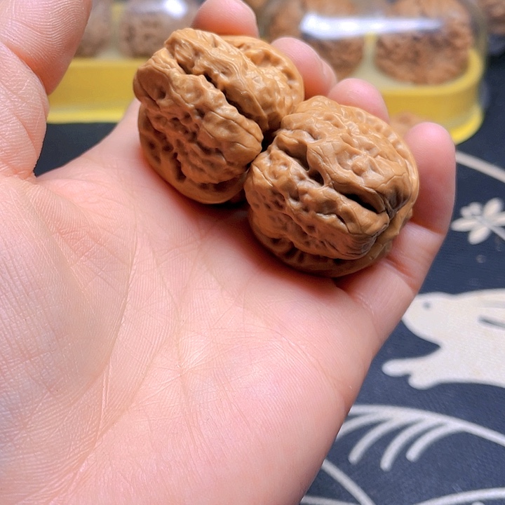 文玩核桃吊坠蛤蟆一对