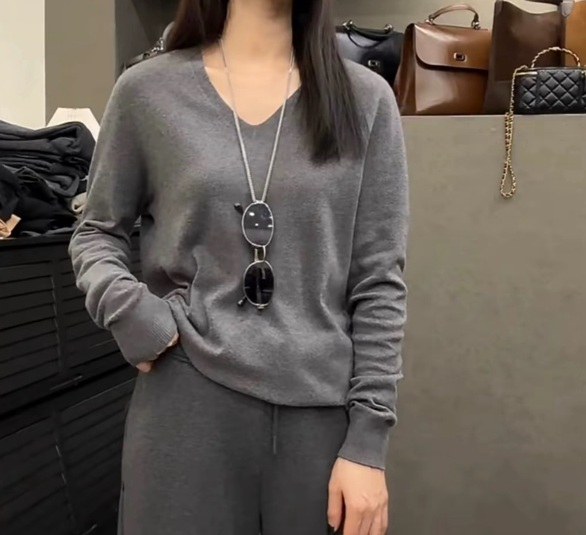 832品质百搭舒适有调性V领长袖针织衫880