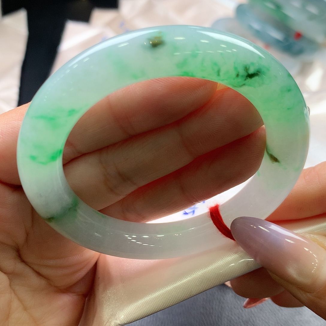 翡翠未镶嵌手镯51.3元