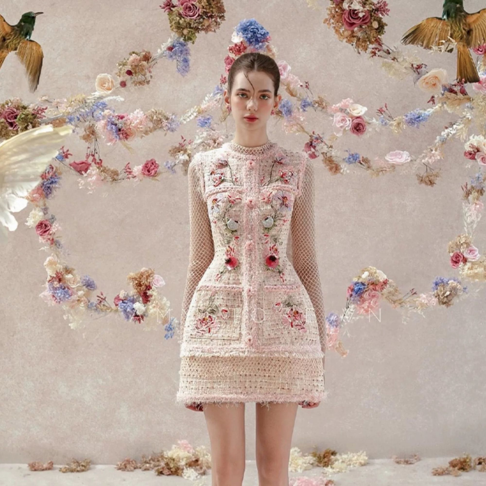 秋冬新款国风显瘦长袖粉色刺绣收腰中国风蕾丝中式连衣裙GSEN5441