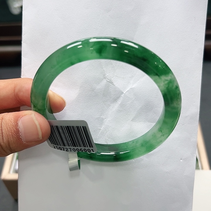 海***错石英质玉（非洲翠）未镶嵌手镯