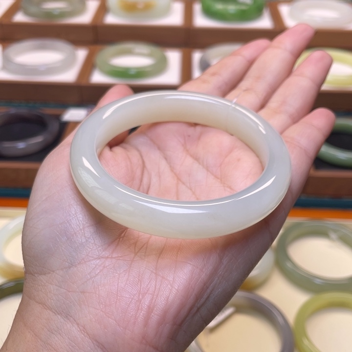 和田玉手镯未镶嵌55