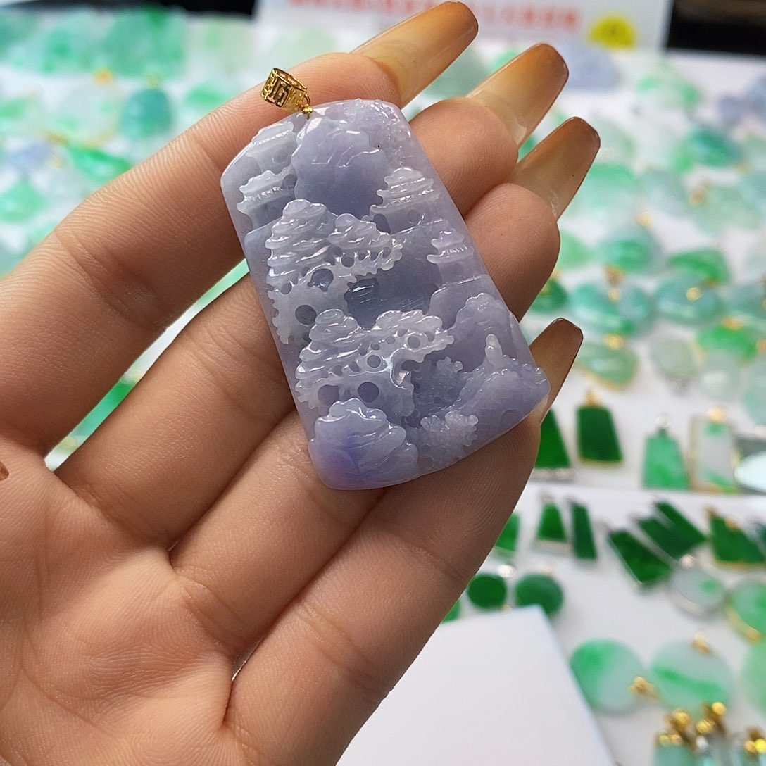 翡翠颈饰18K金镶嵌翡翠