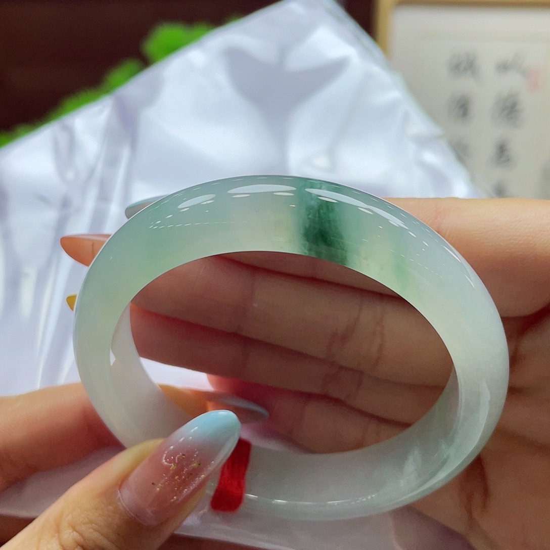 翡翠未镶嵌手镯8 号链接