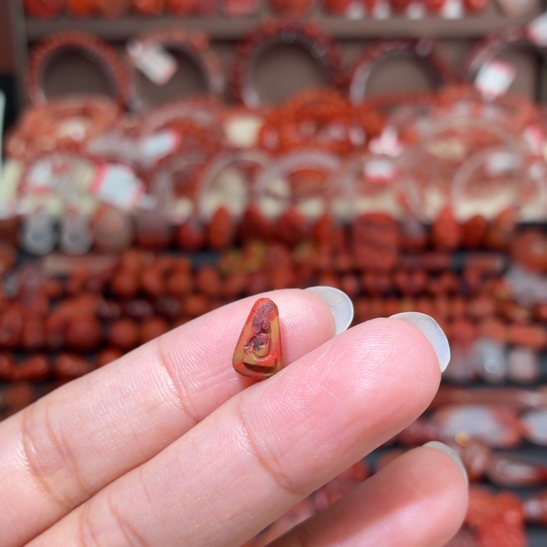 南红玛瑙未镶嵌颈饰包浆悟道