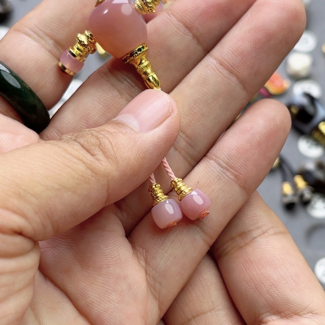 八***️玛瑙/玉髓未镶嵌文玩配饰