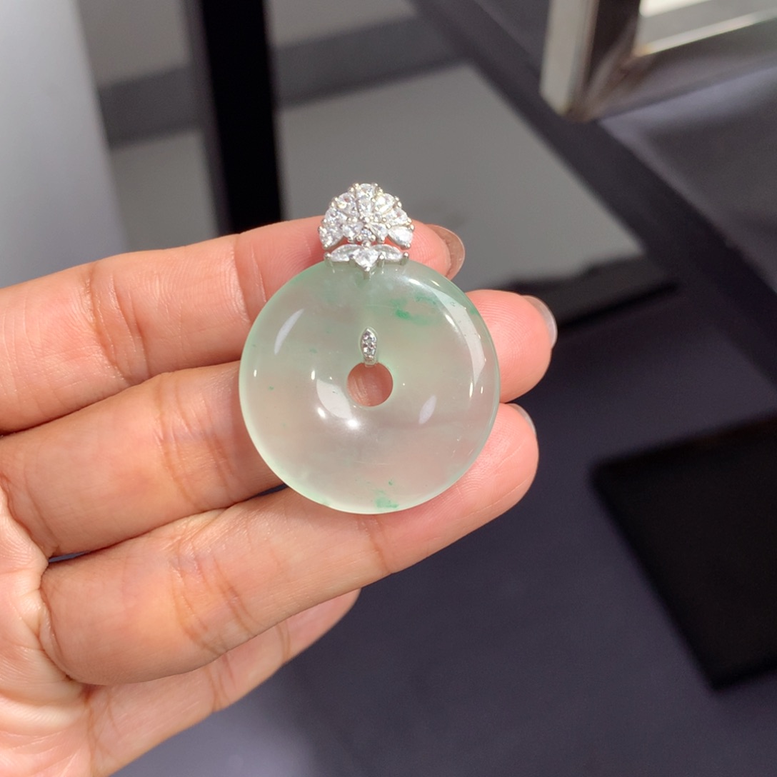 颈饰银S925镶嵌石英质玉（非洲翠）