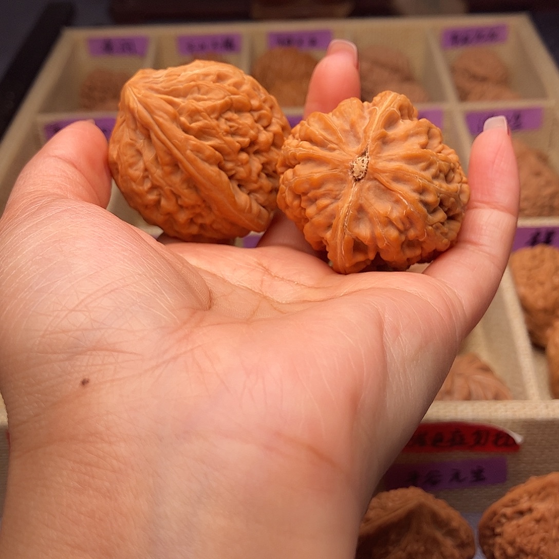 塔***）文玩核桃把件红锦鲤