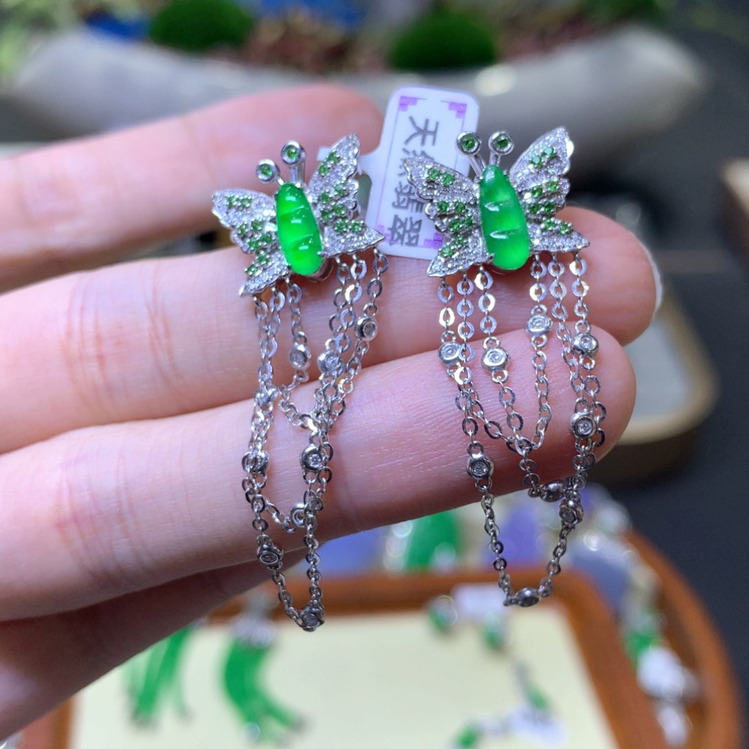 【闪购商品】翡翠颈饰18K金镶嵌翡翠吊坠项链