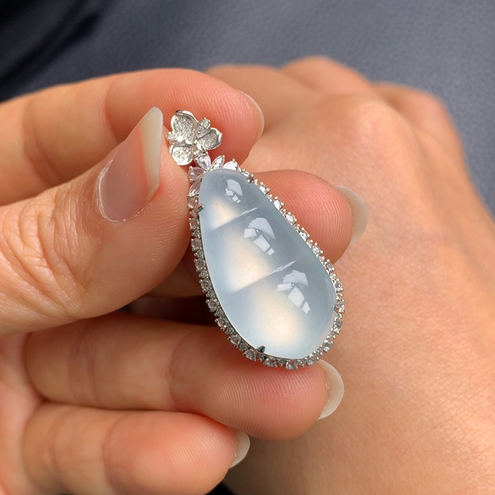 翡翠吊坠(不含链)18K金镶嵌