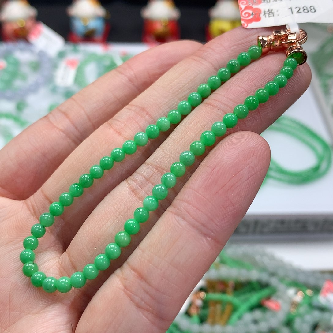 翡翠手链未镶嵌翡翠