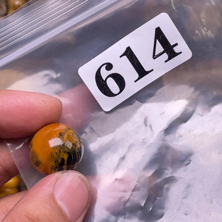 驼骨摆件人攻击呀你走