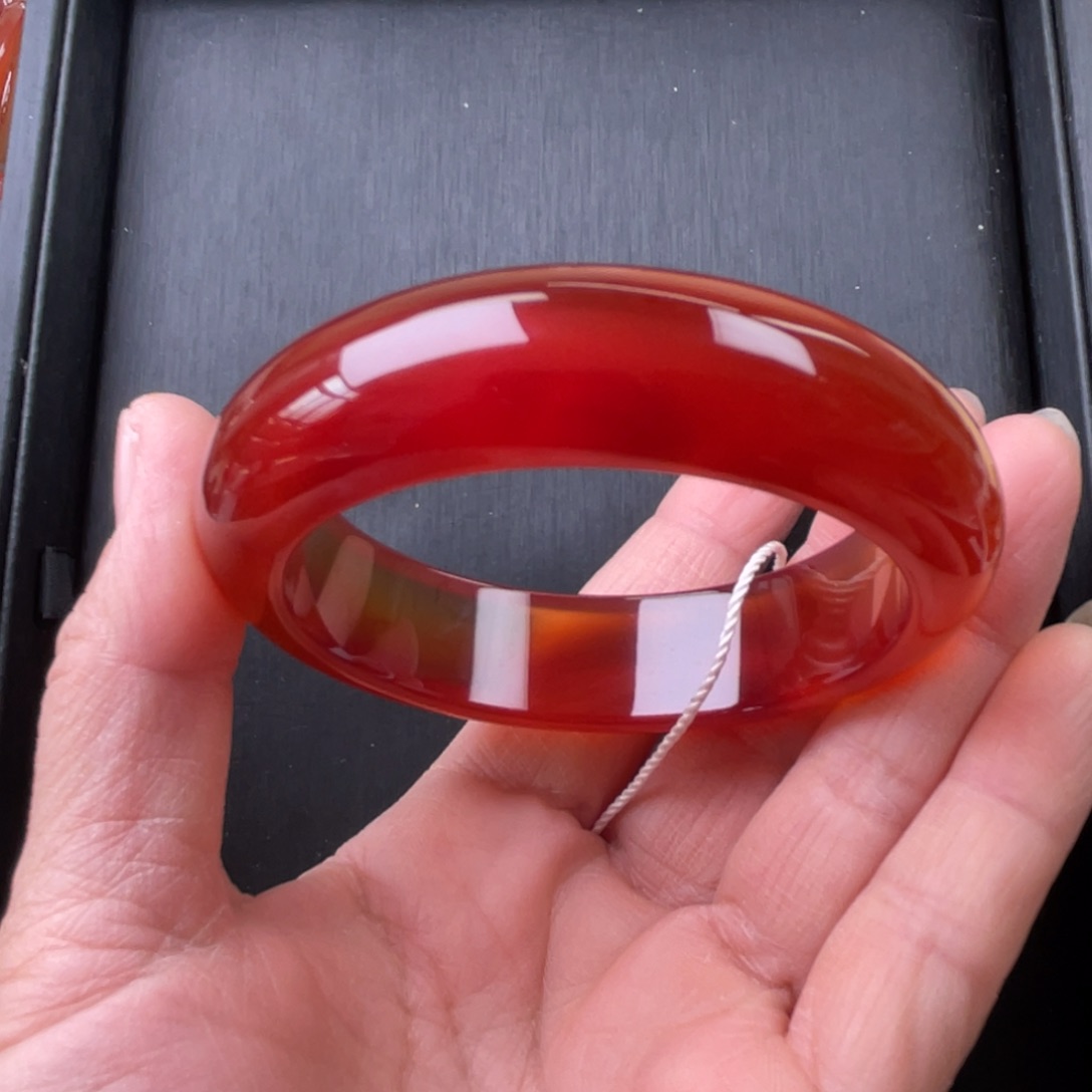 玛瑙/玉髓手镯未镶嵌58