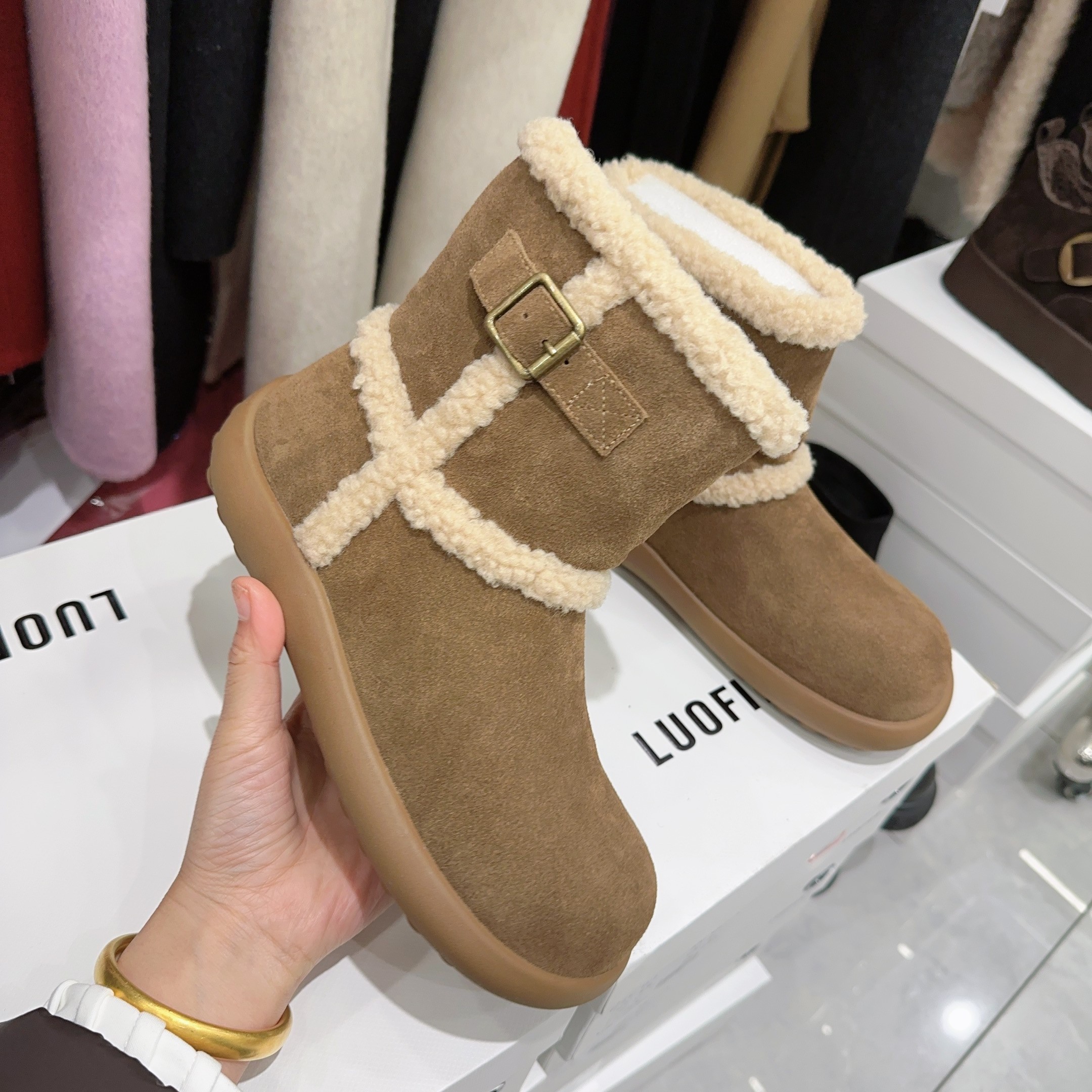 加绒加厚保暖皮带扣短筒雪地靴