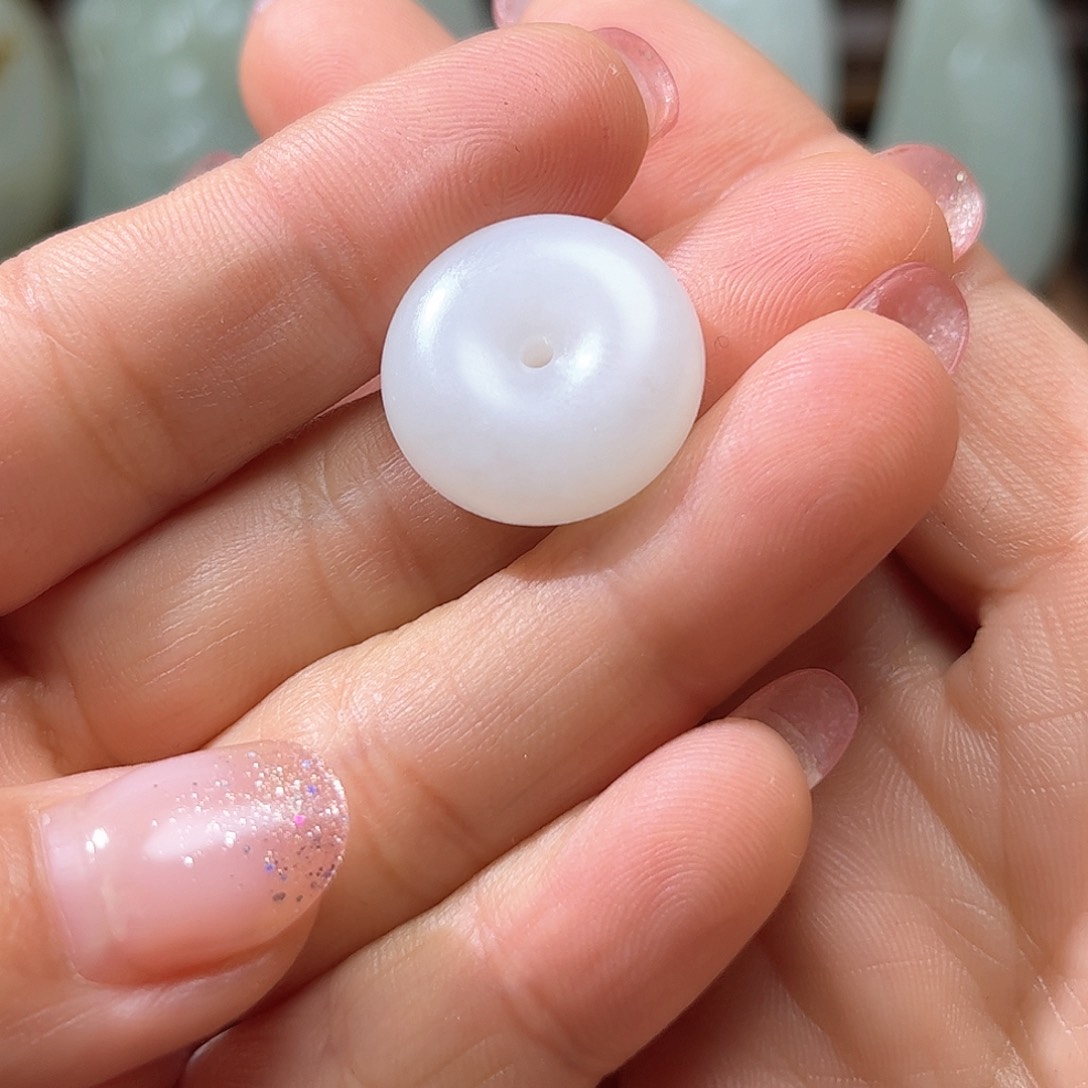 和田玉颈饰未镶嵌天**鸢