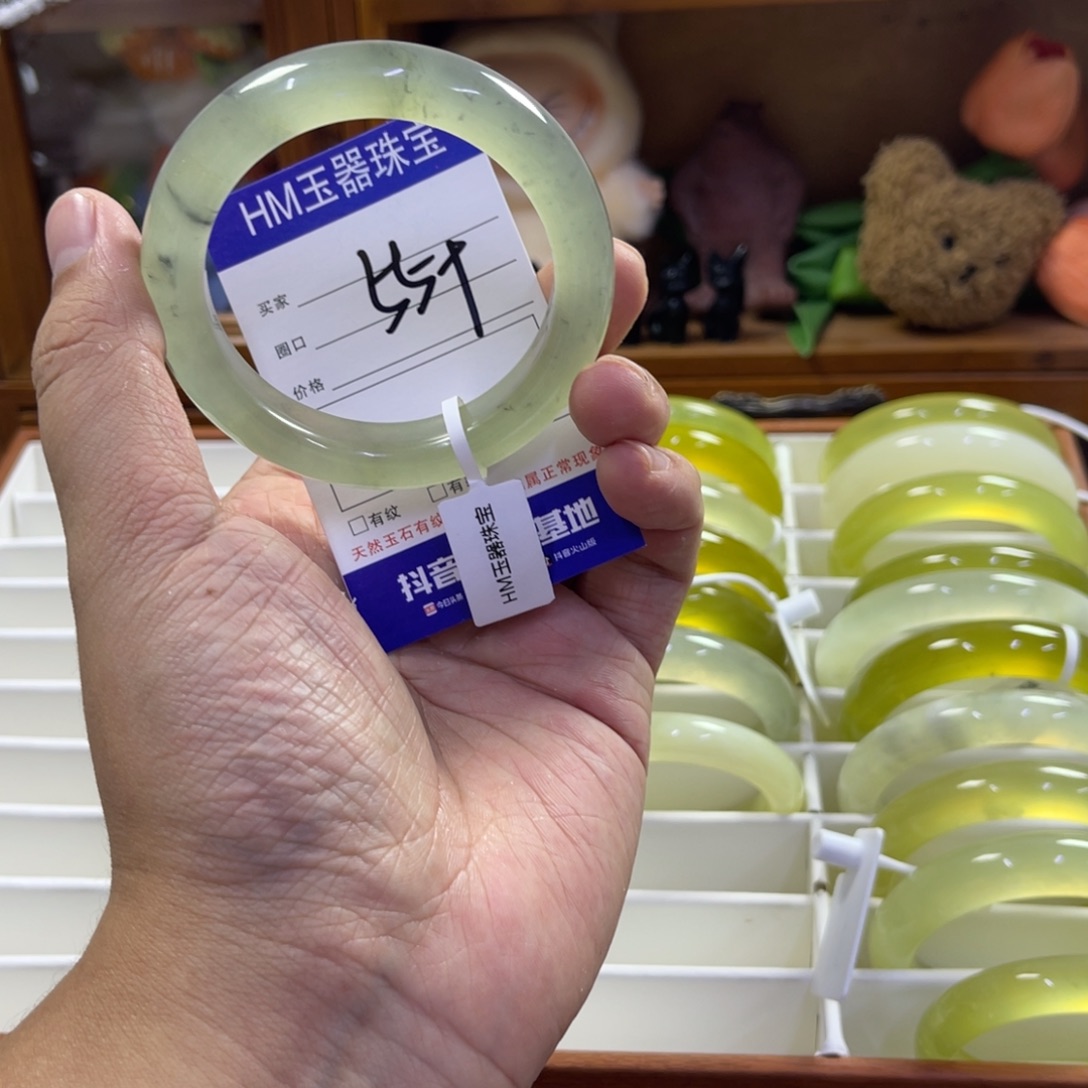 蛇纹石玉未镶嵌手镯386