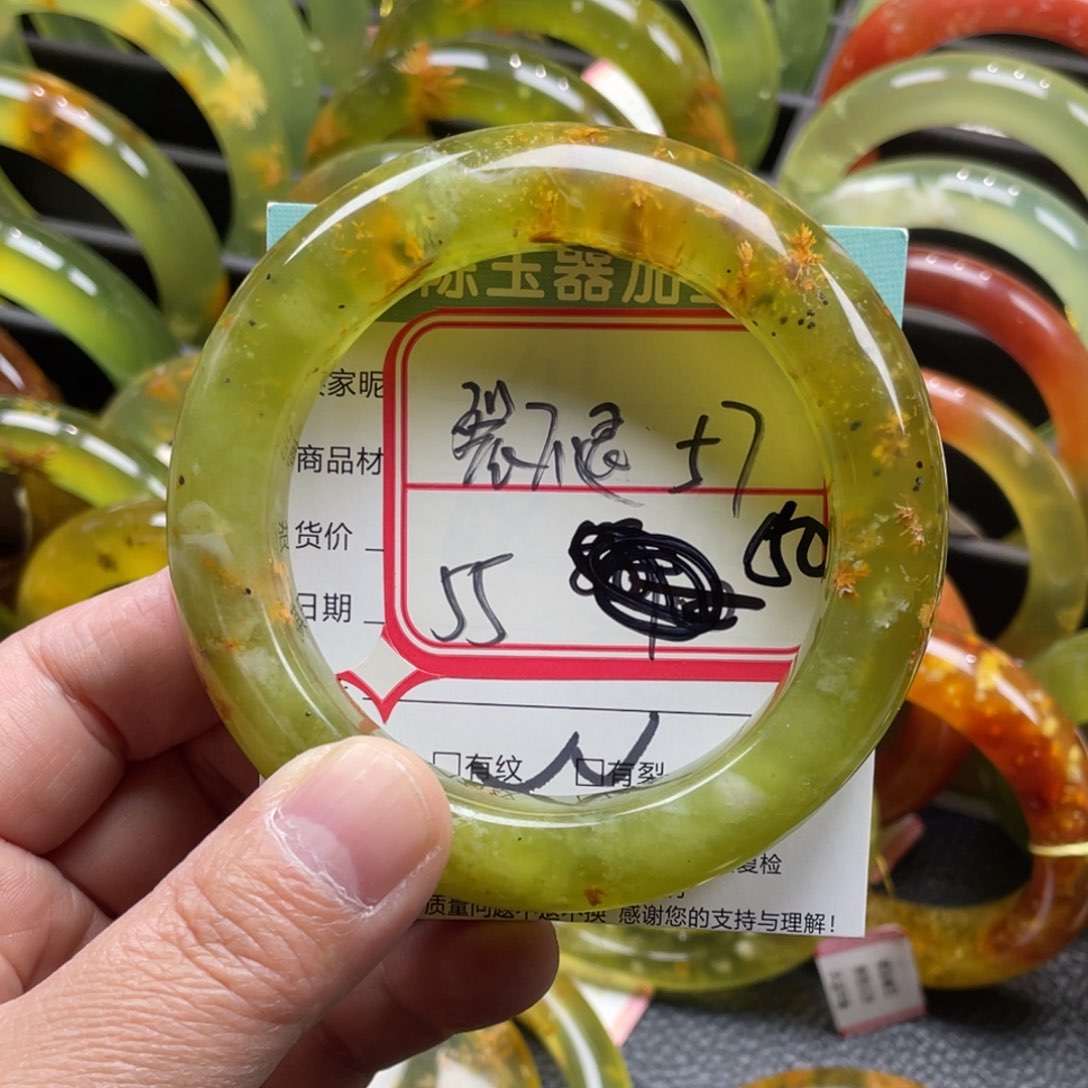 未镶嵌蛇纹石玉手镯有裂手镯特价不退不换