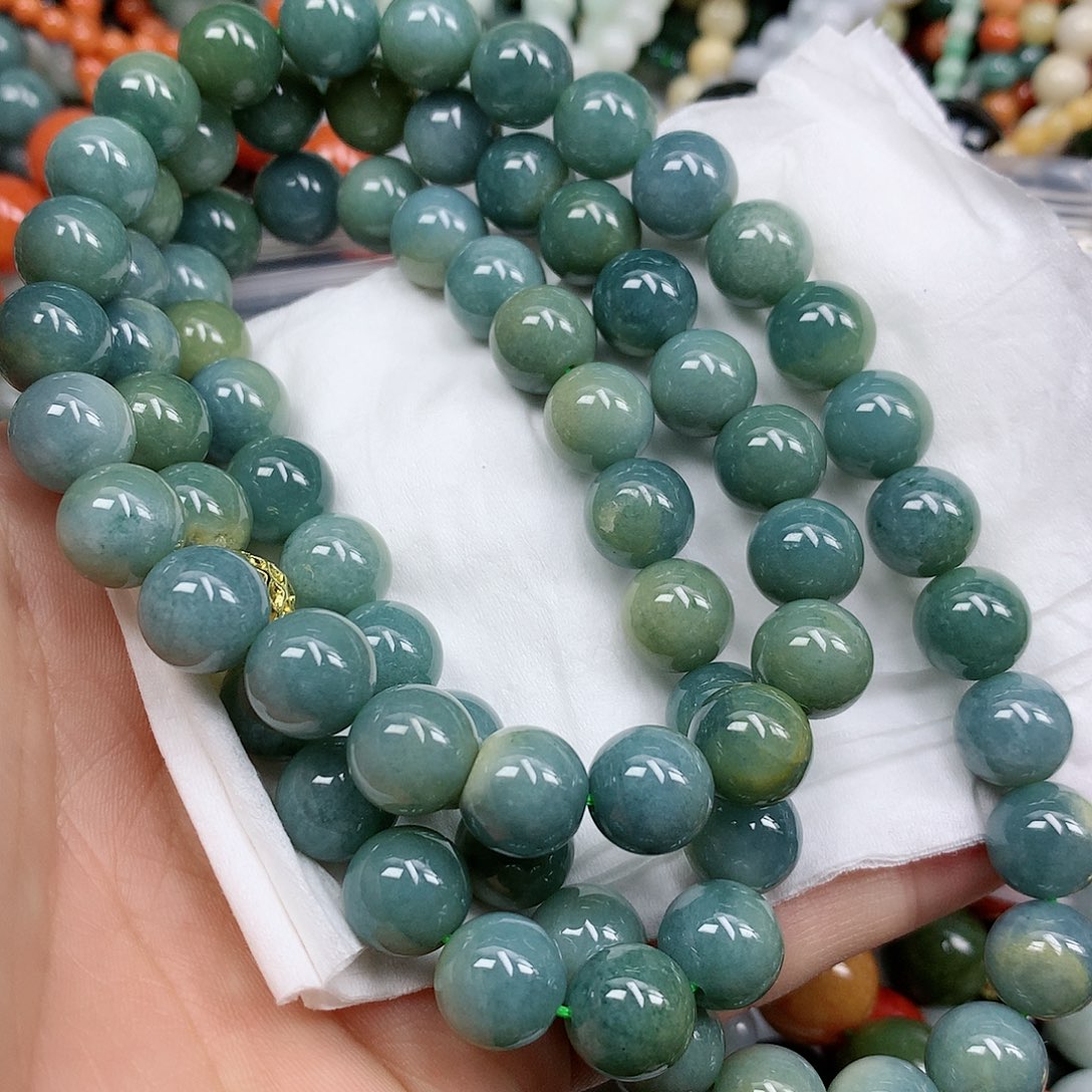 翡翠颈饰未镶嵌手串