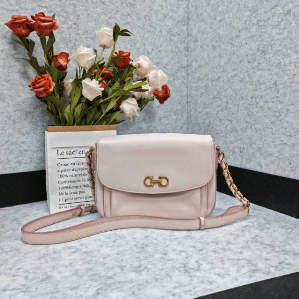 95新/菲拉格慕/市场价12800/包包/250130RN0016