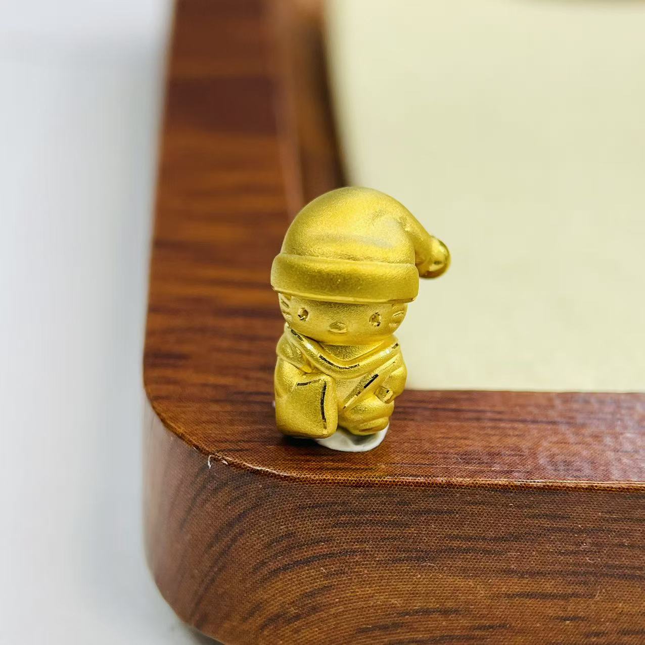 辉通黄金足金999圣诞帽KT猫转运珠DP2716-01230