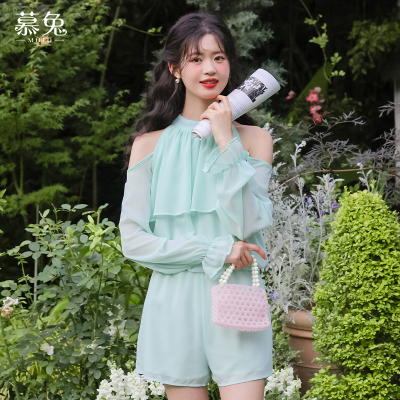 慕兔法式露肩上衣裤子套装女2024夏季新款雪纺衬衫休闲短裤两件套