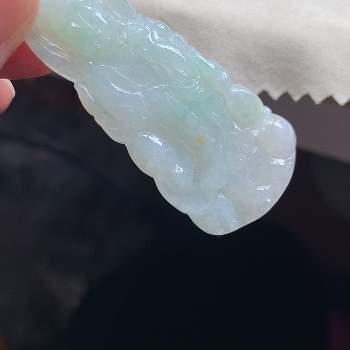 翡翠颈饰未镶嵌吊坠