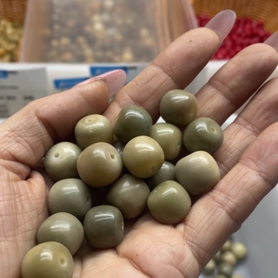 白玉菩提吊坠微瑕13海盐桶60颗