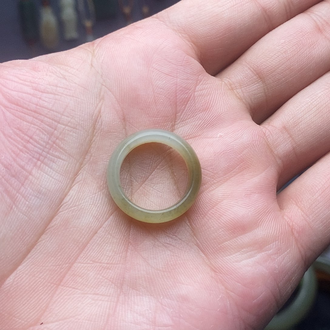 和田玉未镶嵌颈饰圈口17.4