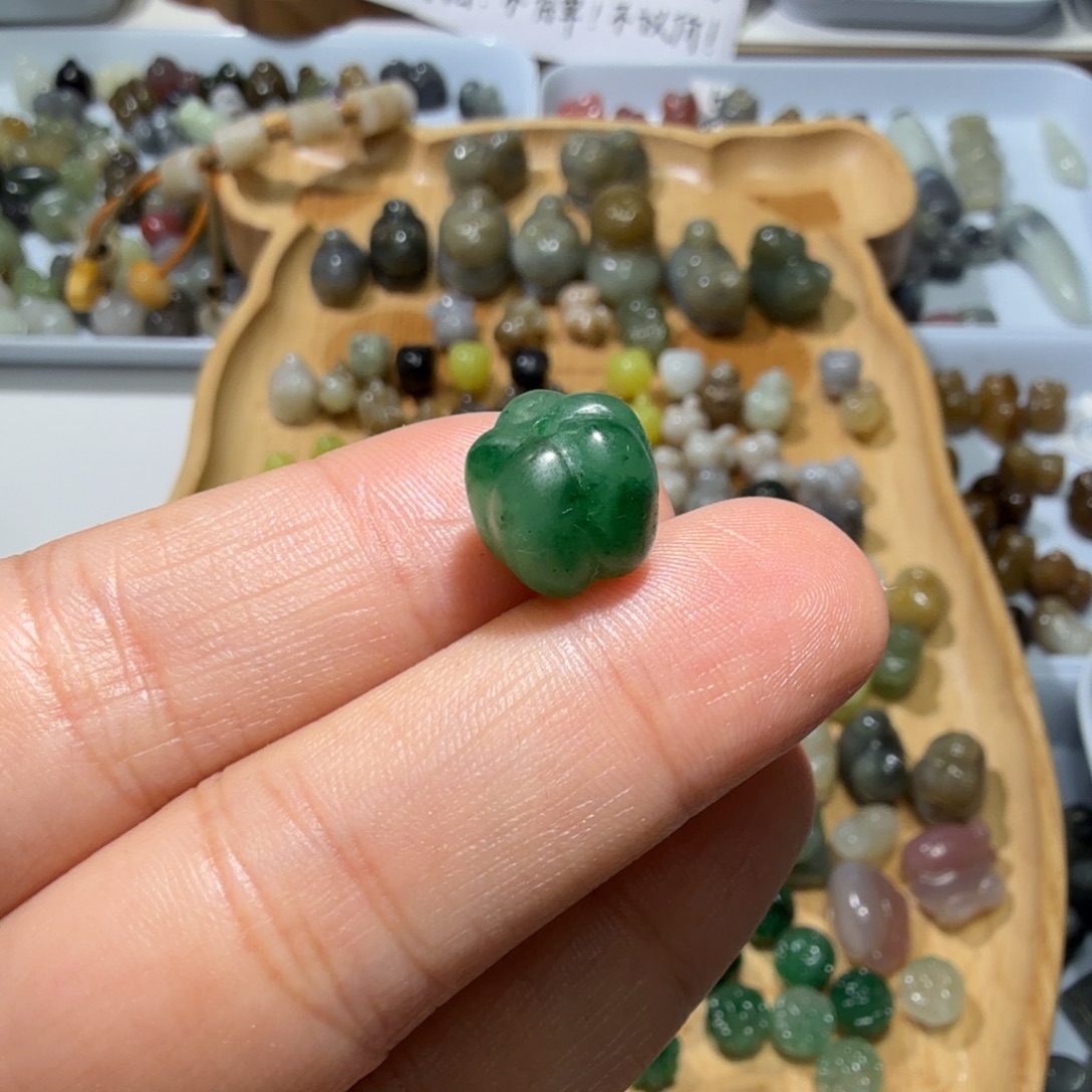 和田玉未镶嵌珠宝奇石