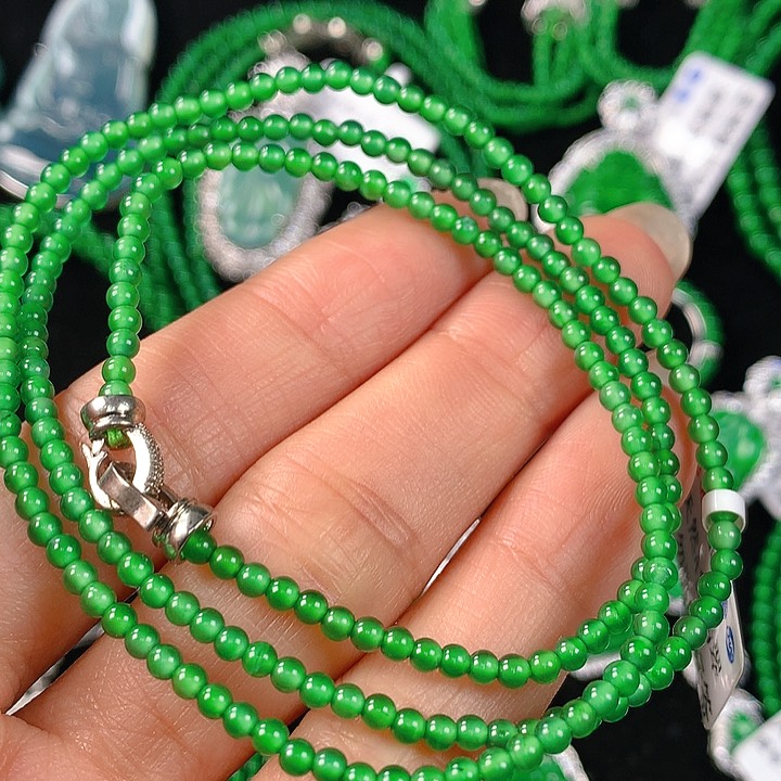 翡翠颈饰未镶嵌翡翠