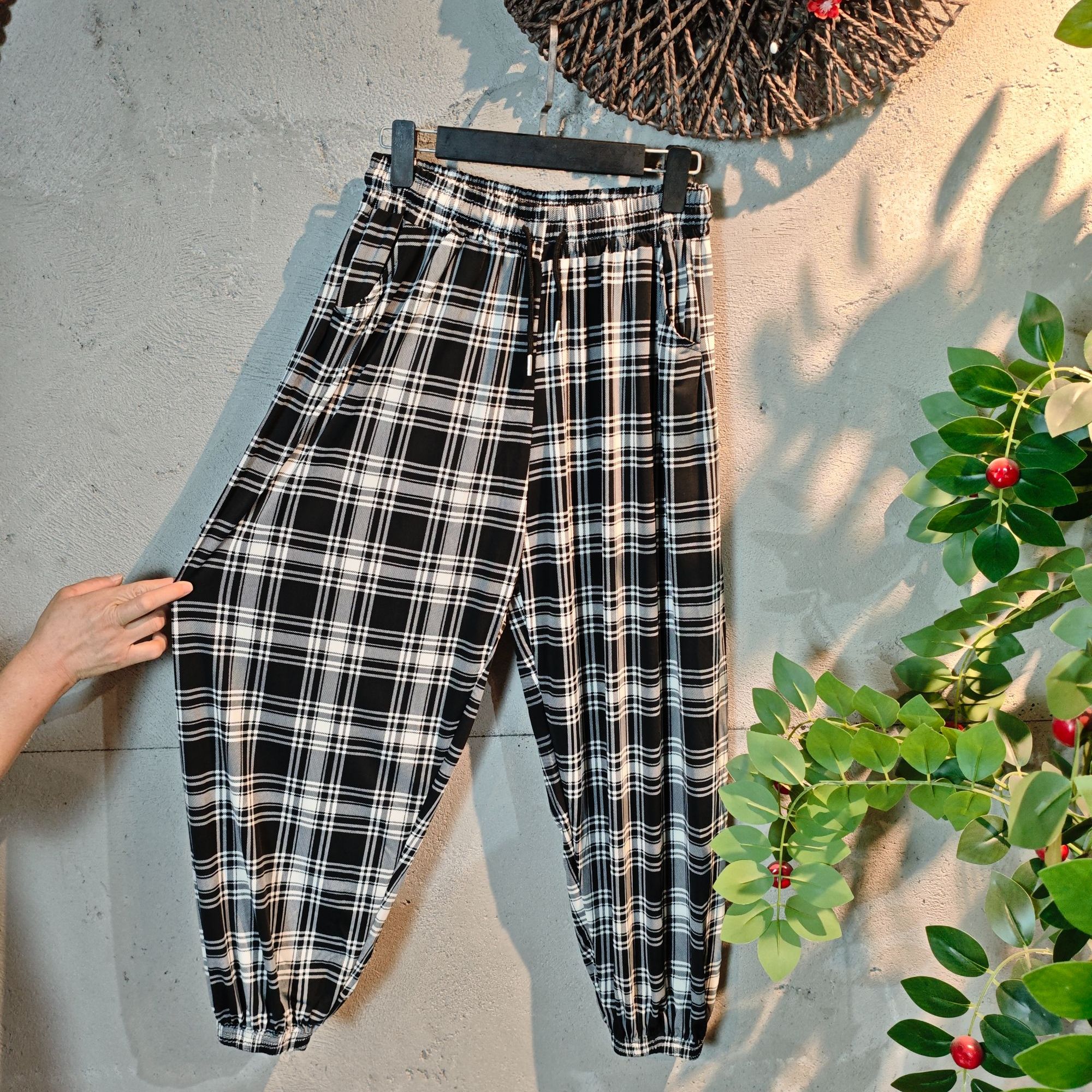 断码一件，黑白大格子花裤子