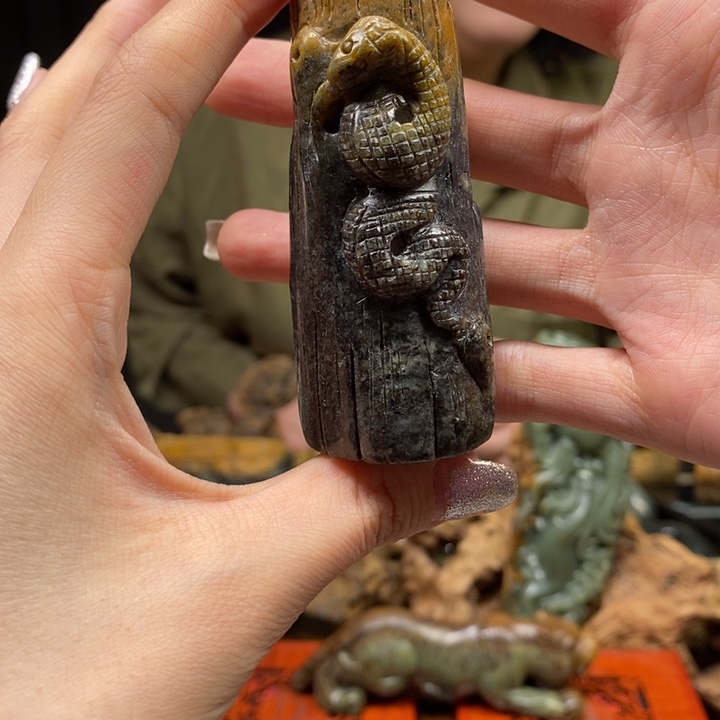 岫岩河磨玉（透闪石质玉）颈饰未镶嵌