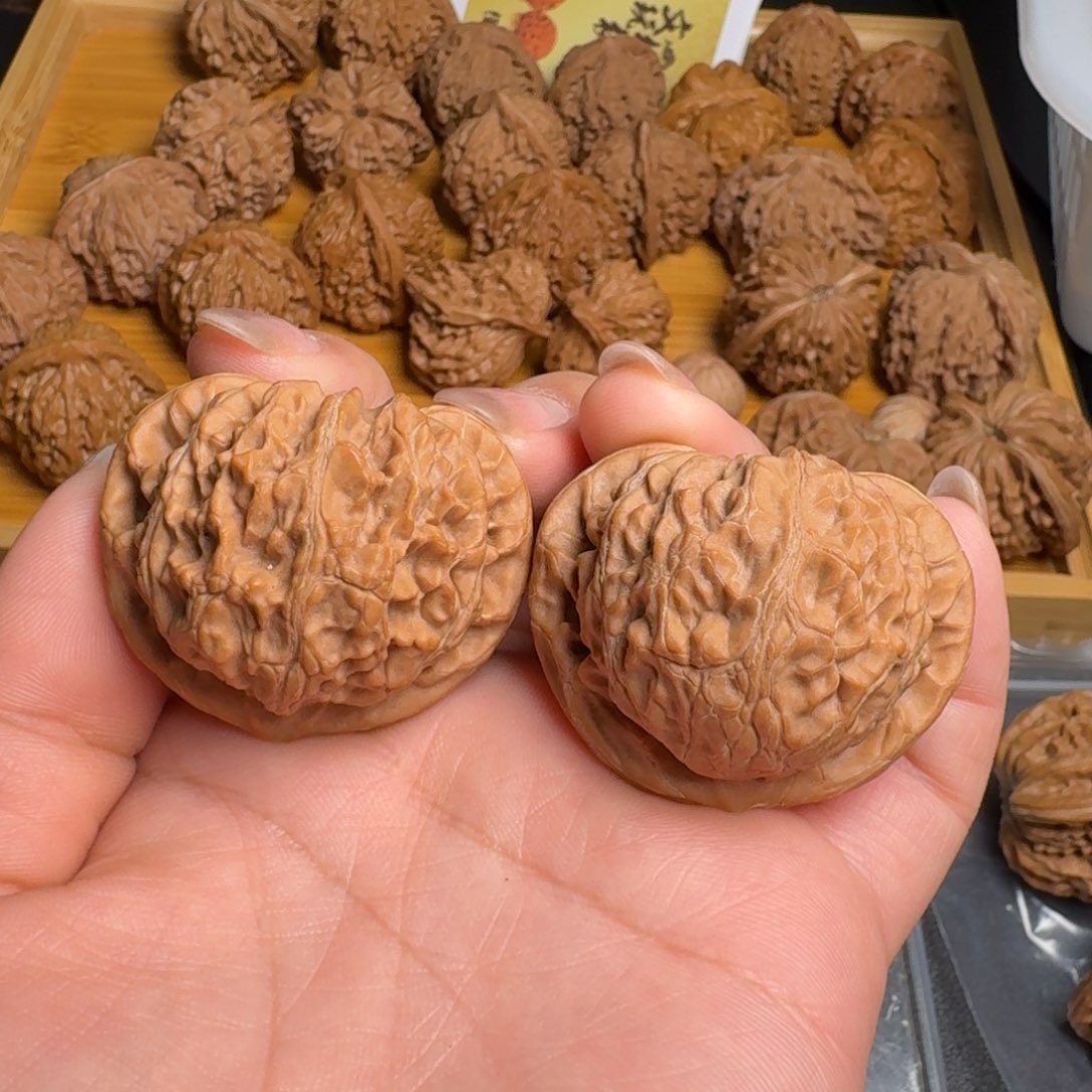 文玩核桃把件宫灯狮子头41尺