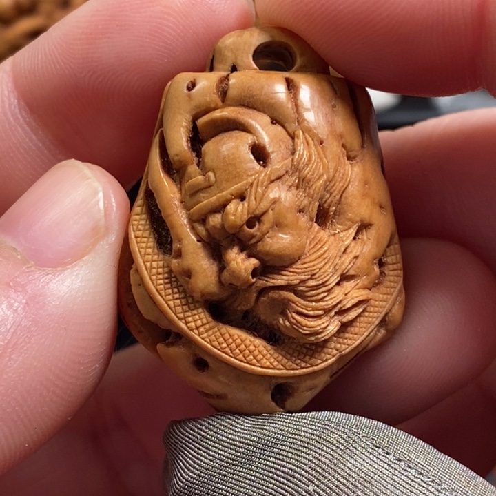 逍***在钟馗保护盾，编车钥匙挂坠