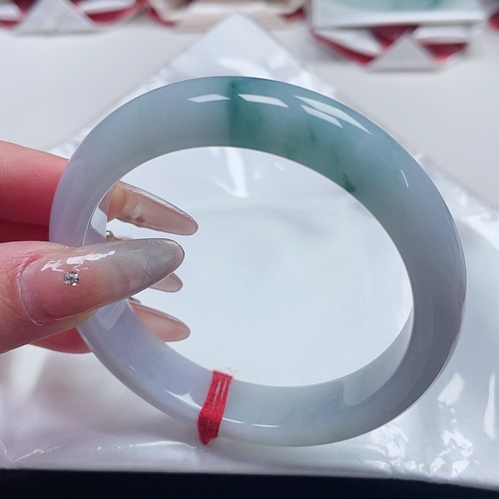 翡翠手镯未镶嵌缅甸