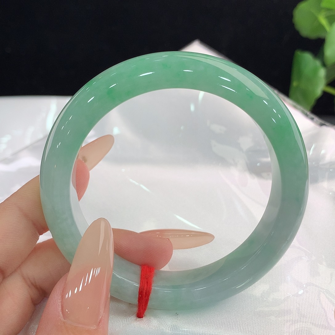 翡翠手镯未镶嵌正55/56