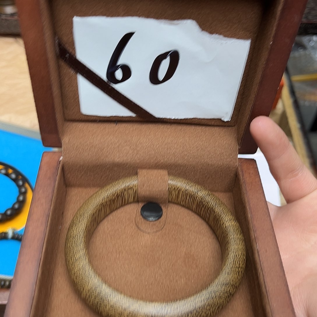 大叶紫檀（黑酸枝木类）