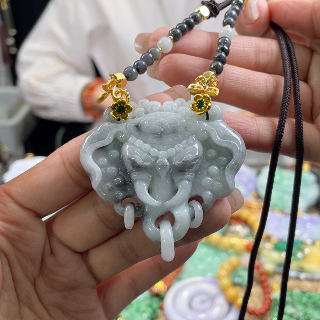 翡翠颈饰未镶嵌代编织