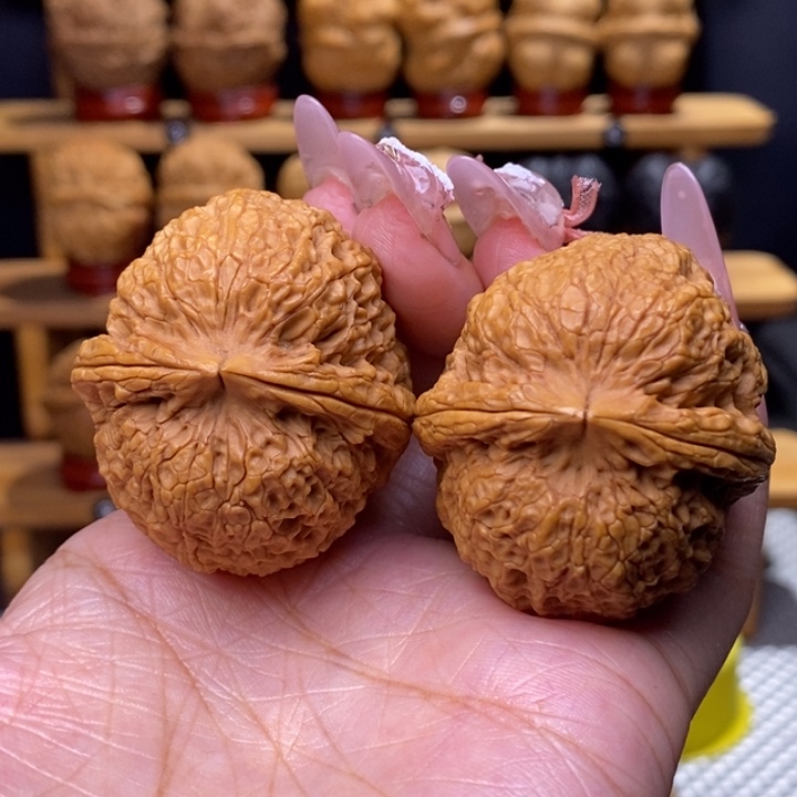 文玩核桃把件铁狮子22号43尺60.4克