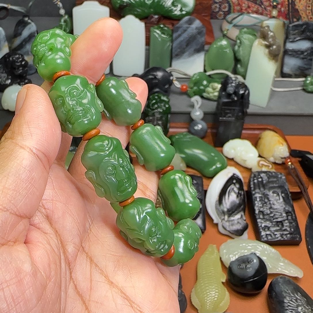 和田玉颈饰未镶嵌