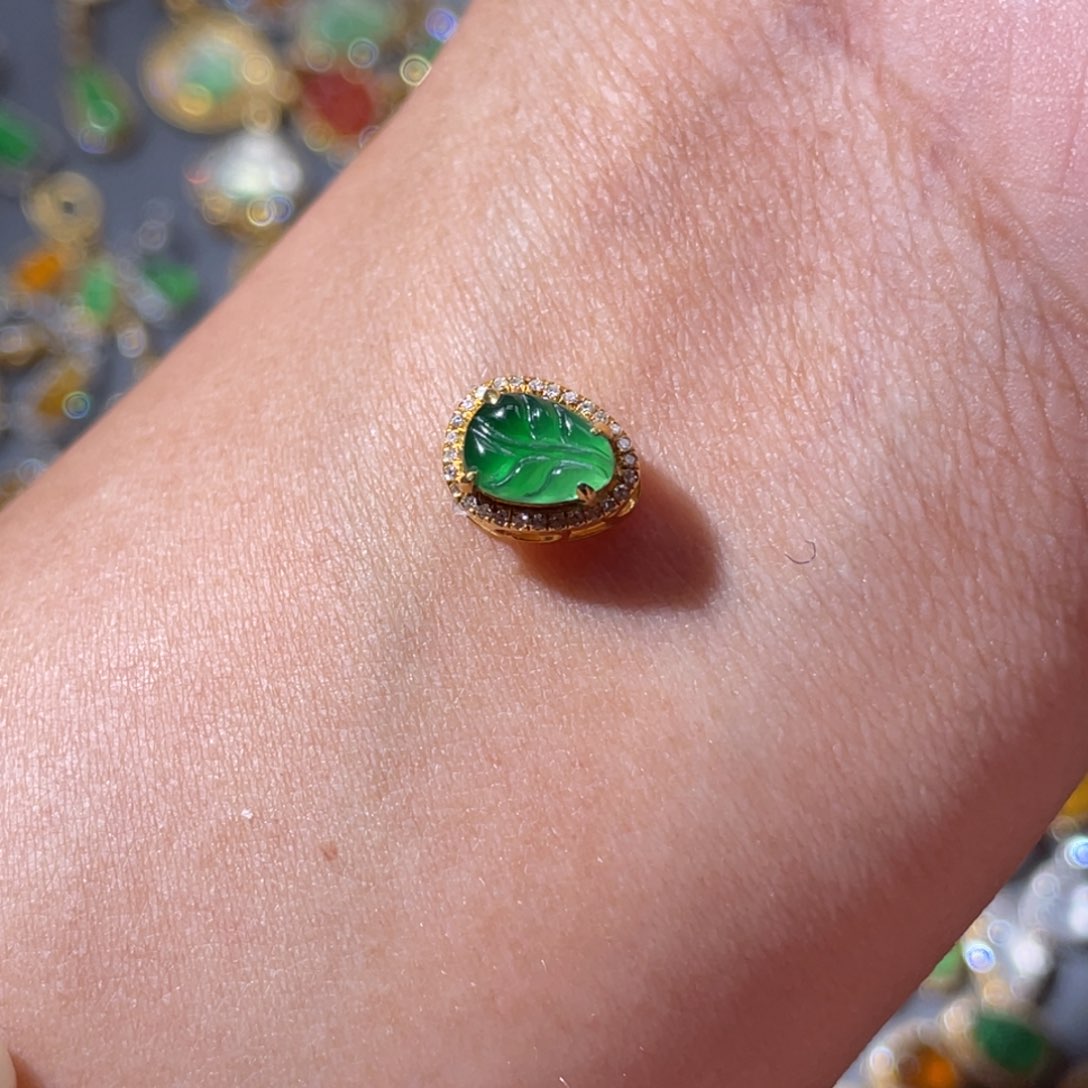 吊坠(不含链)18K金镶嵌翡翠