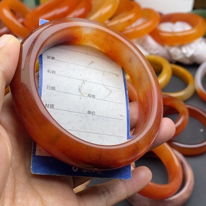 未镶嵌手镯石英质玉