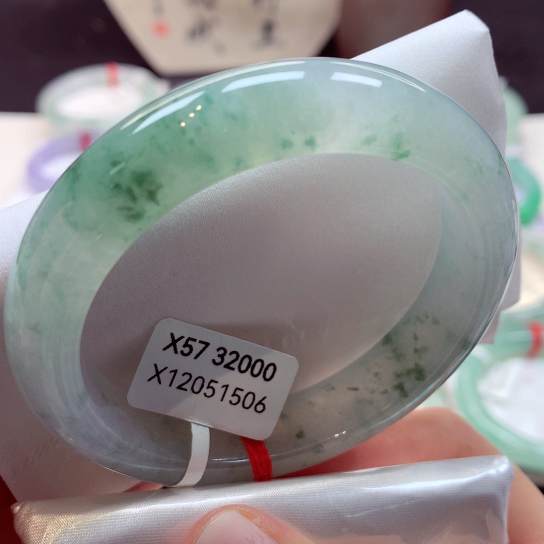 翡翠手镯未镶嵌17正圈77