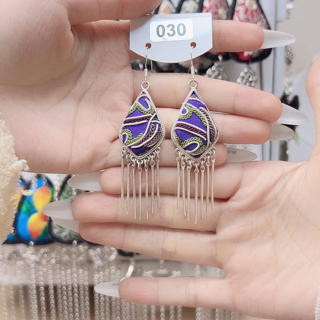 棉类混纺刺绣耳环