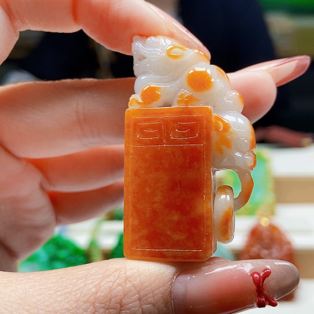 翡翠未镶嵌颈饰11