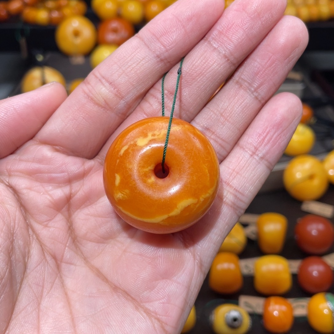 【闪购商品】琥珀裸石未镶嵌墩子