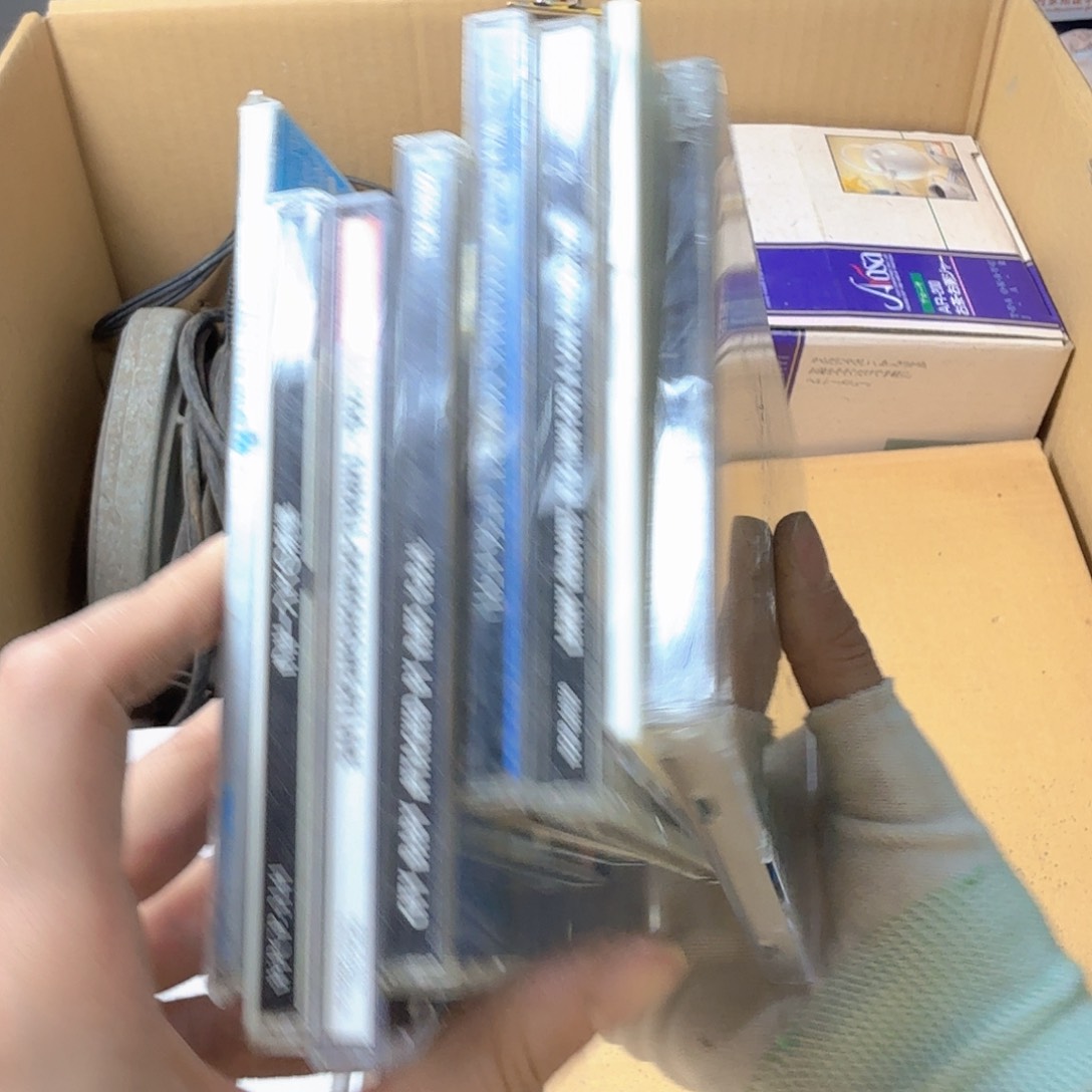 寓*中古商品，瑕疵品，不保好坏。812